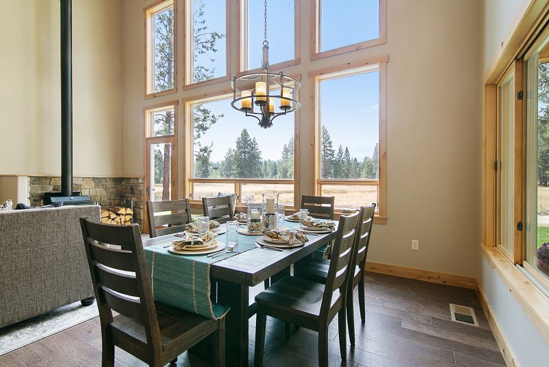 Enhance Room Aesthetics By Installing a Chandelier!